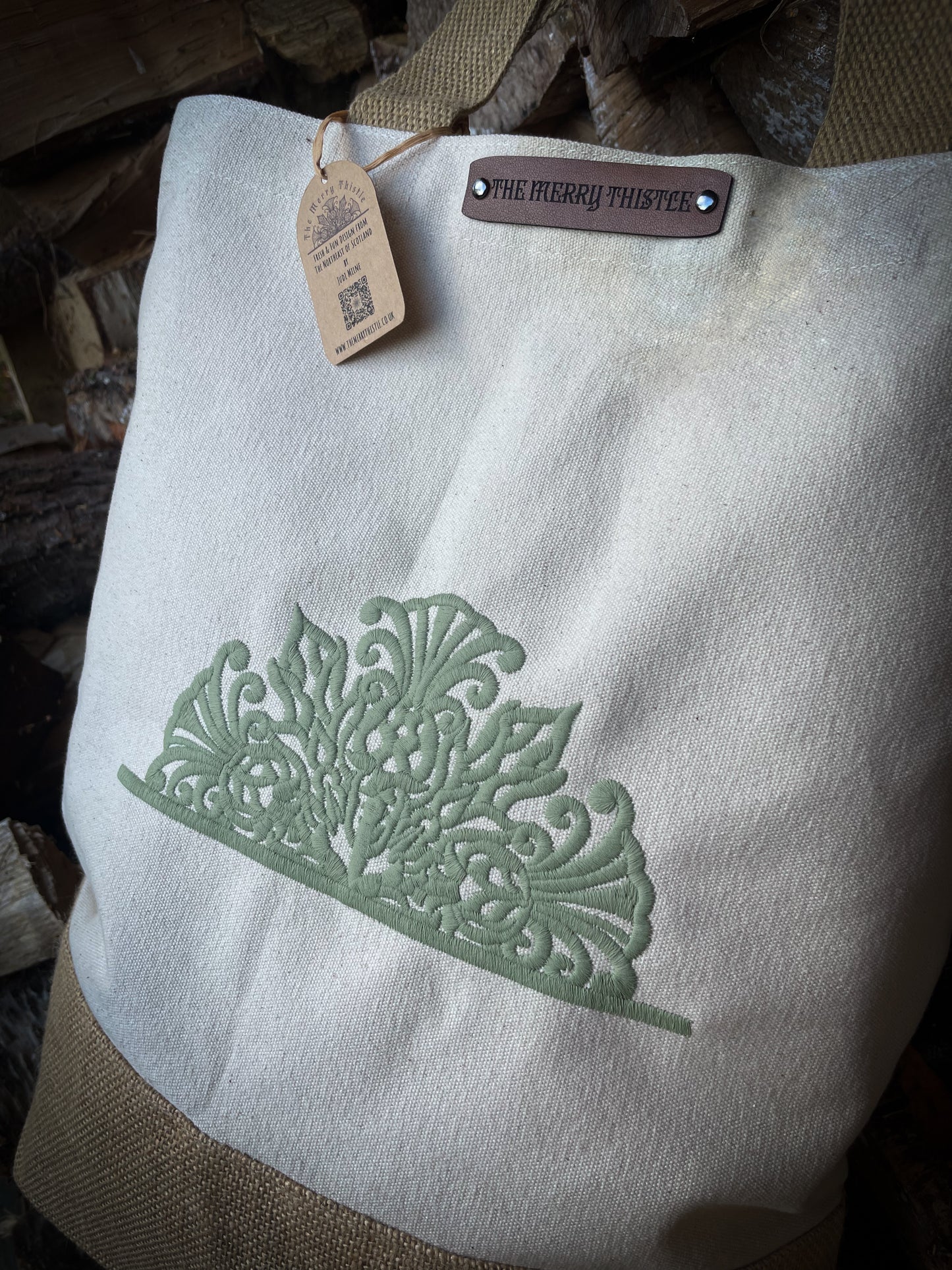 Merry Thistle half mandala Shopper