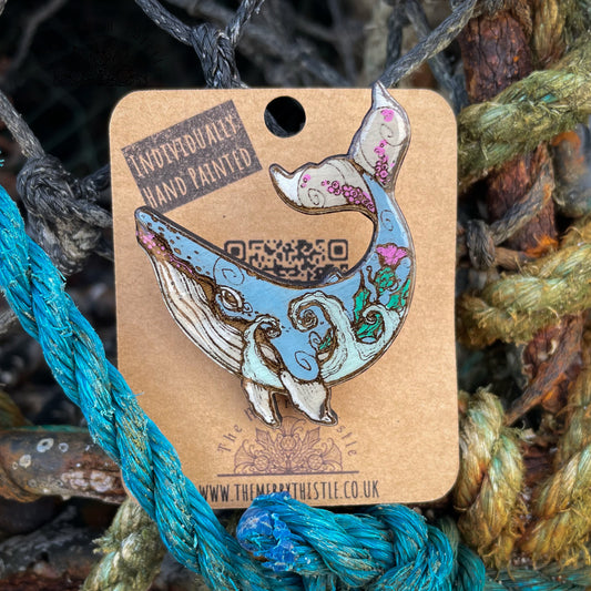 Humpback whale Merry mini pin