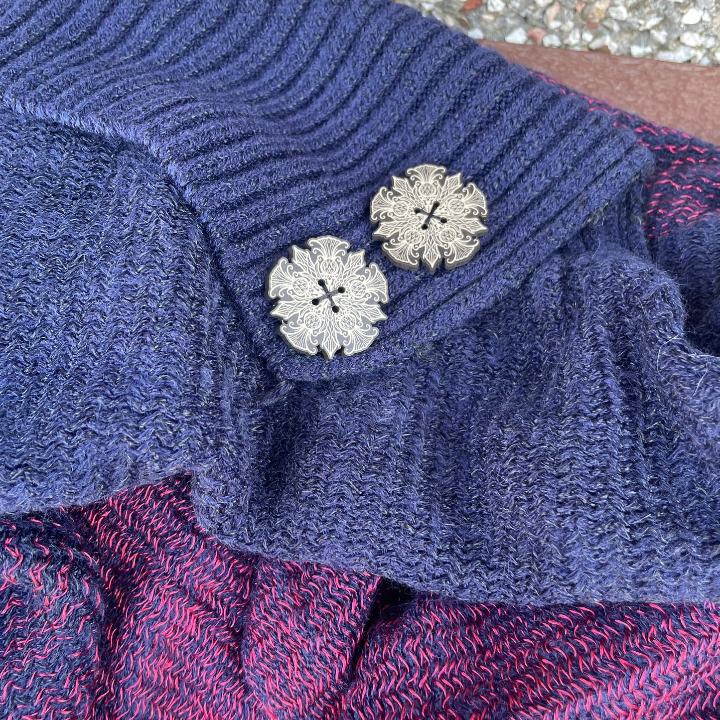 Merry Thistle Buttons